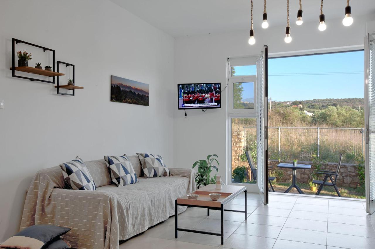 Livingfy Apt With Mountain View & Garden Vamos Esterno foto