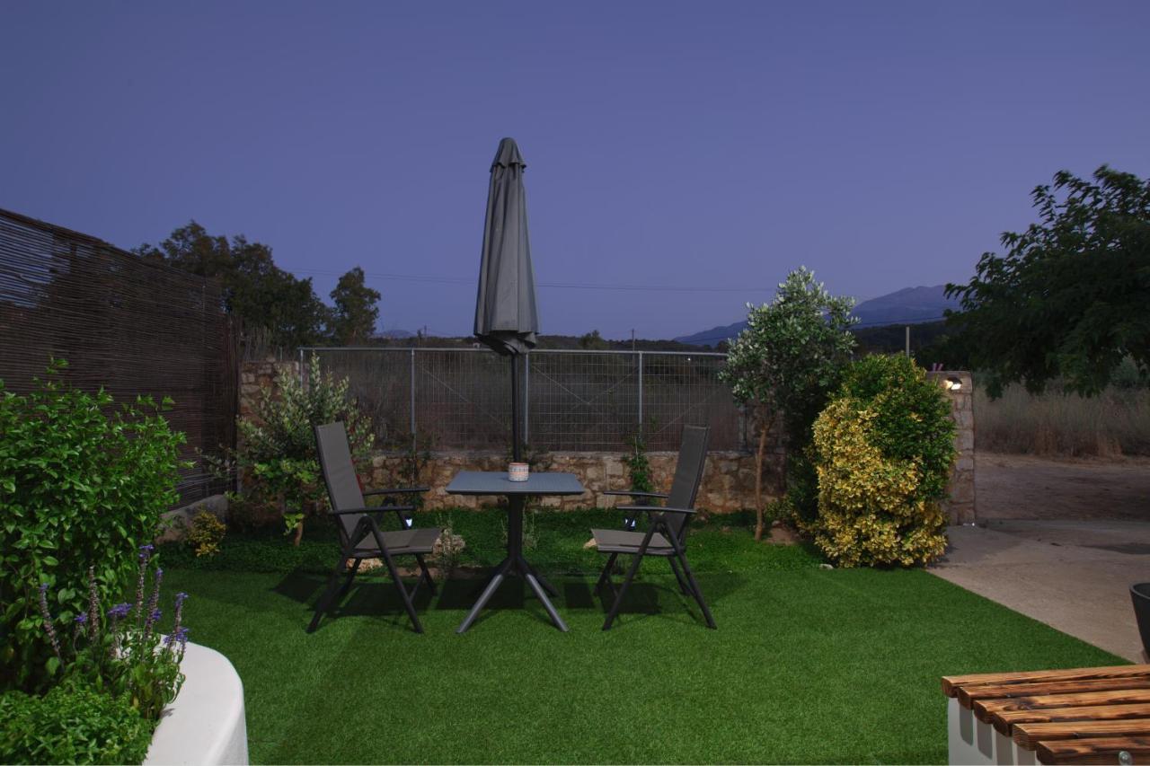 Livingfy Apt With Mountain View & Garden Vamos Esterno foto